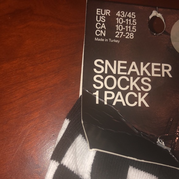 NWT H&M black  and white socks size 10-11.5 cotton blend - Picture 5 of 6